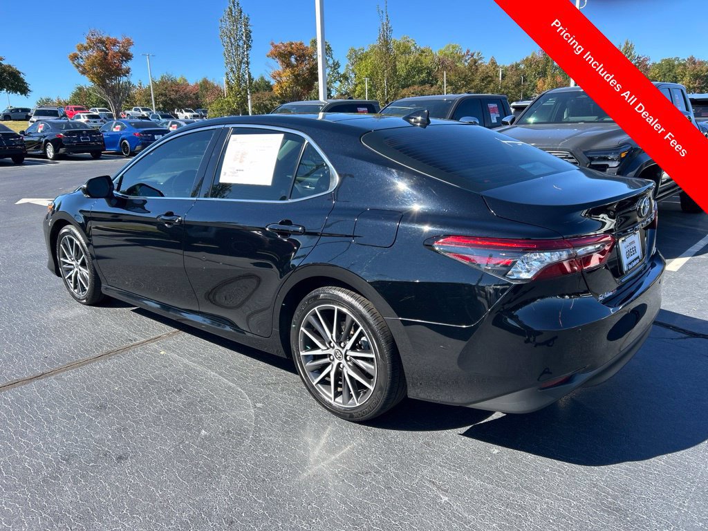 Used 2022 Toyota Camry XLE w/ Navigation Package FWD image 19