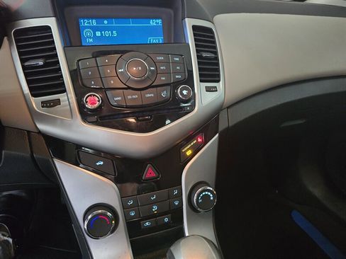 Used 2015 Chevrolet Cruze LS image 19