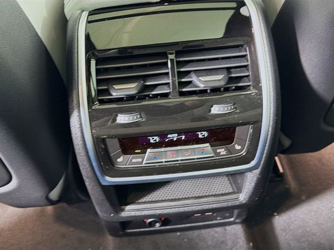 New 2026 BMW X7 xDrive40i w/ Executive Package image 28