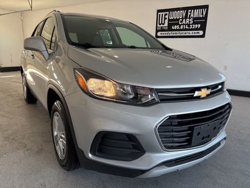 Used 2019 Chevrolet Trax LT w/ Driver Confidence Package image 1