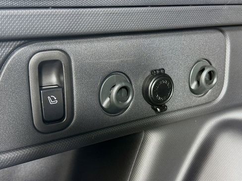 Used 2025 Subaru Forester Touring image 34