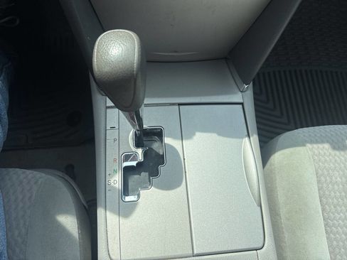 Used 2010 Toyota Camry XLE FWD image 30