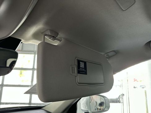 Certified 2022 Volvo XC90 T6 Momentum image 2