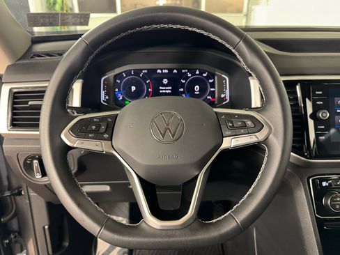 Used 2023 Volkswagen Atlas SE image 18