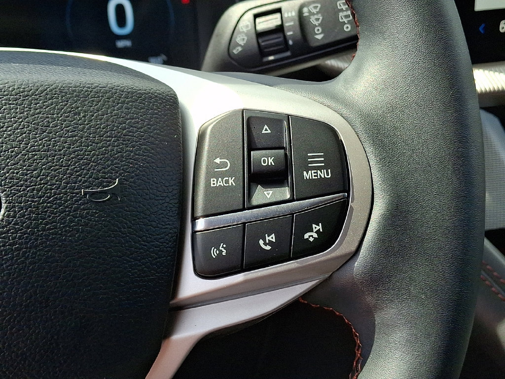 Certified 2025 Ford Explorer Active w/ Active Comfort Package AWD/4WD image 25