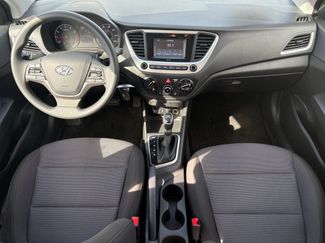 Used 2022 Hyundai Accent SE video 2