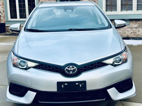 Used 2017 Toyota Corolla iM image 11