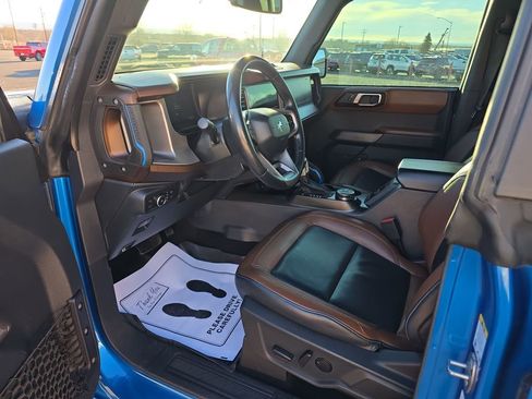 Used 2021 Ford Bronco Outer Banks image 9