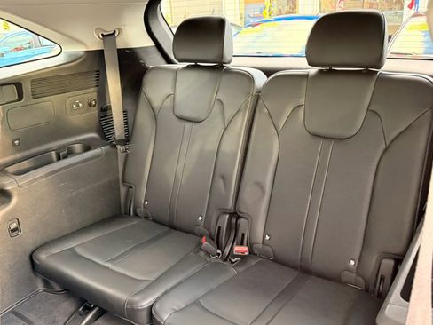 Used 2024 Kia Sorento S image 14