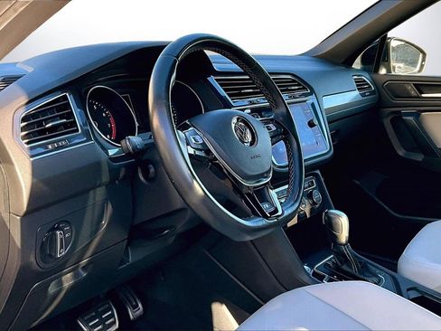 Used 2021 Volkswagen Tiguan SE R-Line image 19