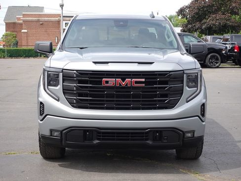 Used 2024 GMC Sierra 1500 Elevation w/ Preferred Package AWD/4WD image 5