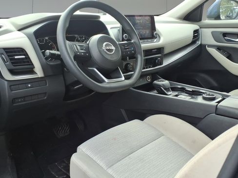 Used 2023 Nissan Rogue SV image 7