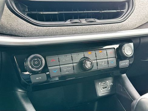 Certified 2022 Jeep Compass Latitude w/ Convenience Group image 15