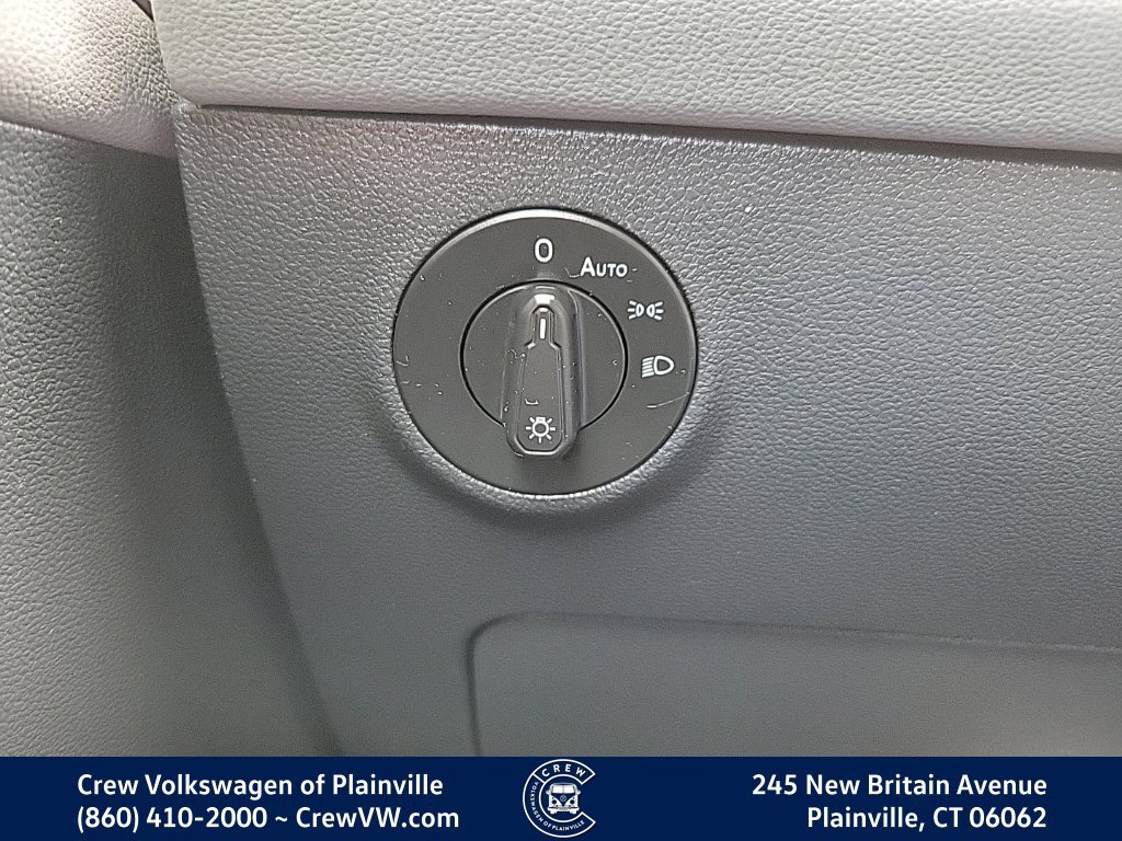 Certified 2024 Volkswagen Taos SE AWD/4WD image 4