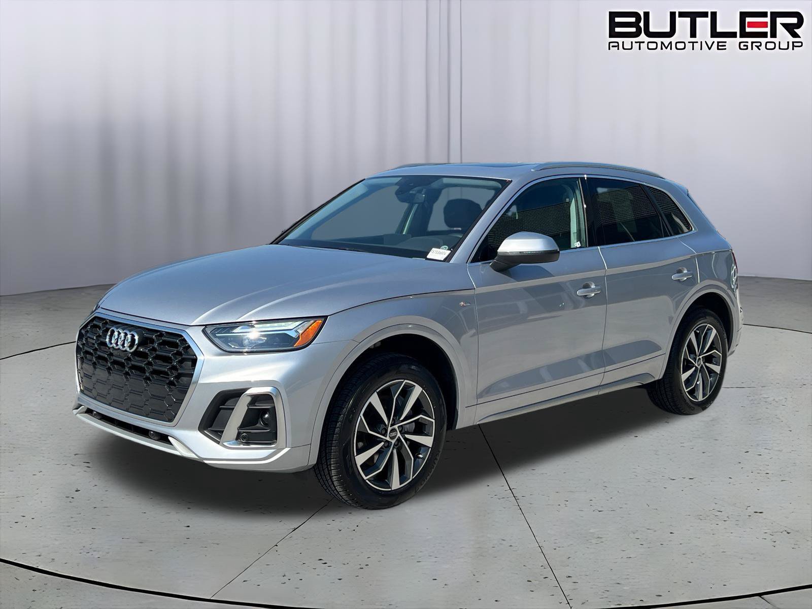 Used 2025 Audi Q5 2.0T Premium Plus w/ Premium Plus Package AWD/4WD image 1