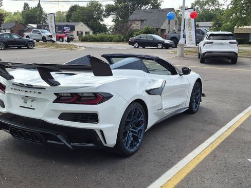 Used 2025 Chevrolet Corvette ZR1 w/ ZR1 Carbon Fiber Aero Package RWD image 3