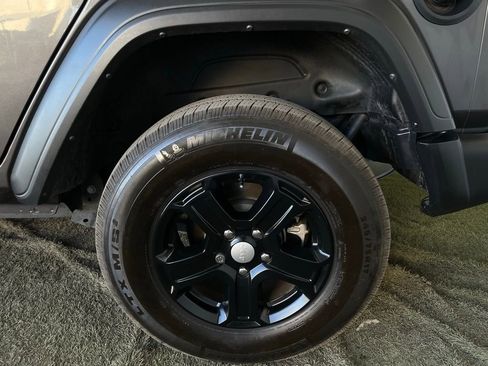 Used 2022 Jeep Wrangler Unlimited Sport image 12