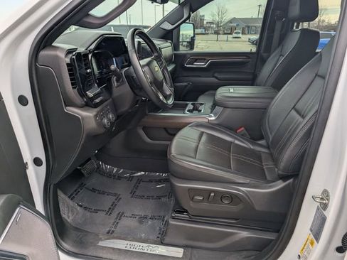 Used 2024 Chevrolet Silverado 3500 High Country w/ High Country Premium Package image 9