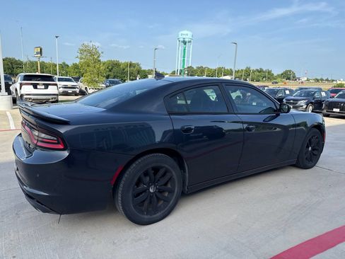 Used 2016 Dodge Charger SXT w/ Plus Group RWD image 4