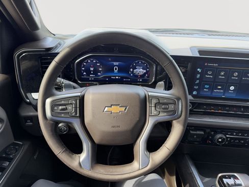 Used 2025 Chevrolet Silverado 1500 LTZ image 12