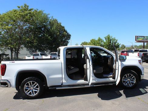 Used 2021 GMC Sierra 1500 SLT w/ SLT Premium Plus Package image 19