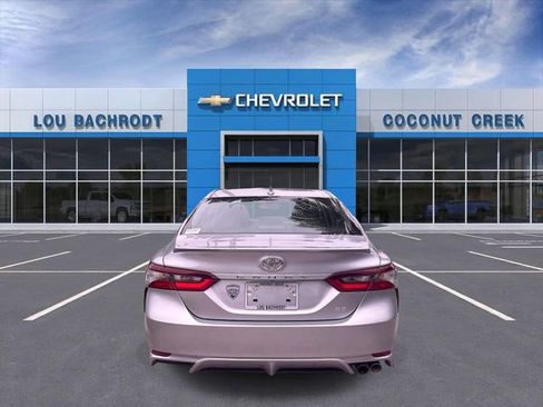 Used 2024 Toyota Camry SE FWD image 7
