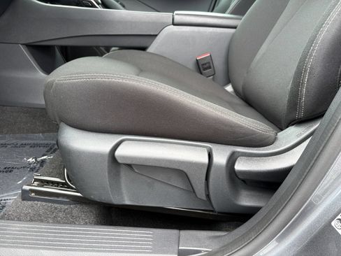 Used 2024 Nissan Rogue S FWD image 21