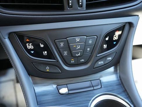 Used 2020 Buick Envision Premium w/ Driver Confidence Package image 31