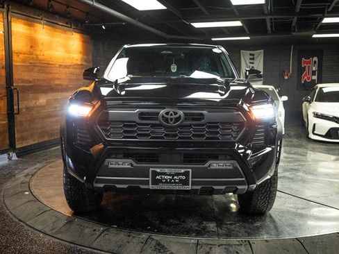 Used 2025 Toyota Tacoma TRD Off-Road image 4