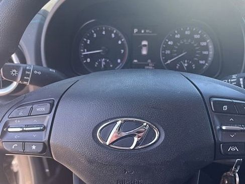 Used 2023 Hyundai Kona SE w/ Cargo Package image 16
