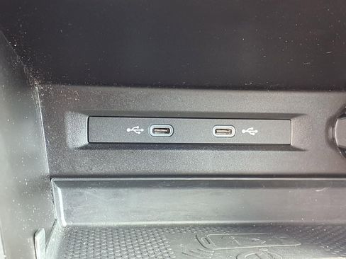 Used 2023 Volkswagen Tiguan SE R-Line FWD image 23