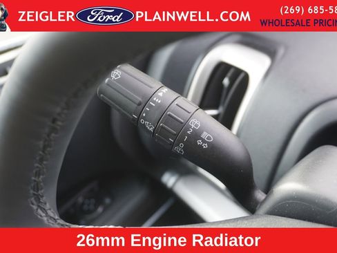 Used 2025 Ford Expedition Active image 33