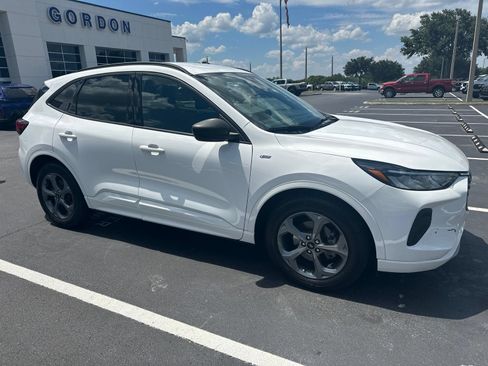 Used 2023 Ford Escape ST-Line FWD image 5