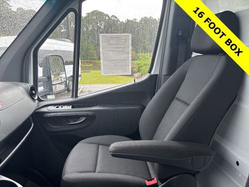 Used 2021 Freightliner Sprinter 3500 image 35