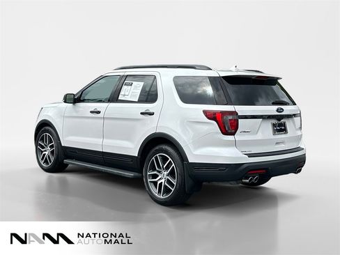 Used 2018 Ford Explorer Sport image 3
