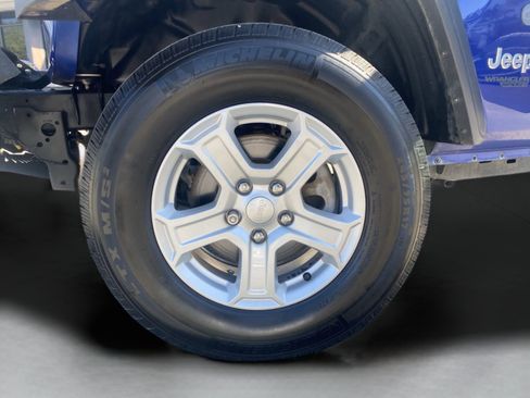 Used 2019 Jeep Wrangler Sport AWD/4WD image 25