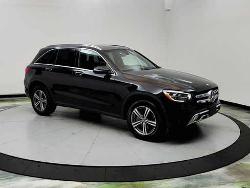Used 2020 Mercedes-Benz GLC 300 4MATIC w/ Parking Assistance Package image 3
