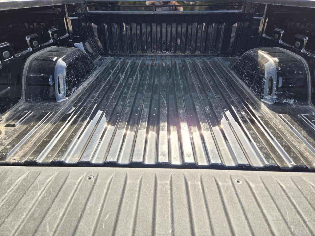 Used 2023 Chevrolet Silverado 1500 LT AWD/4WD image 33