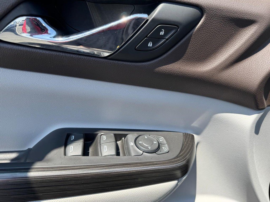 Used 2019 GMC Acadia SLT w/ LPO, Floor Liner Package FWD image 16
