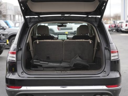 Used 2022 Lincoln Aviator Reserve w/ Elements Package Plus image 33