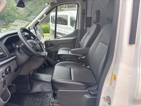 New 2026 Ford Transit 250 148 Medium Roof RWD image 10