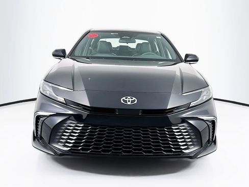 New 2026 Toyota Camry SE image 2