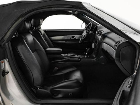 Used 2004 Ford Thunderbird image 30