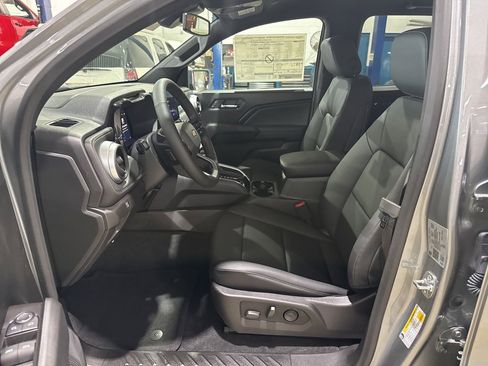 New 2025 Chevrolet Colorado LT w/ LT Convenience Package image 13