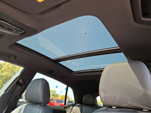 Used 2019 Audi Q8 Premium Plus w/ Premium Plus image 14