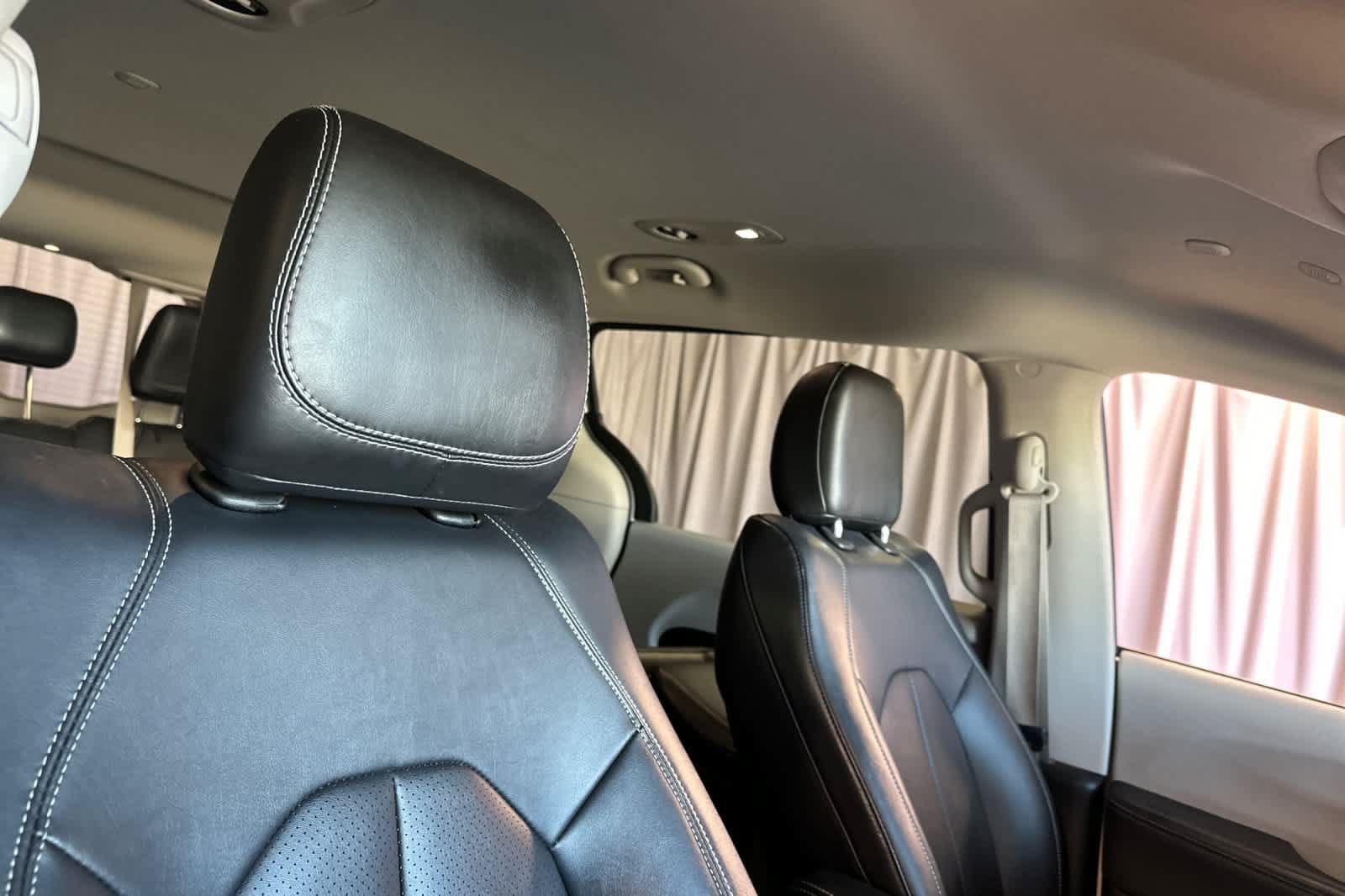 Used 2024 Chrysler Pacifica Limited FWD image 20
