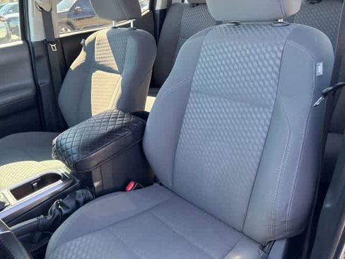 Used 2022 Toyota Tacoma SR5 image 11