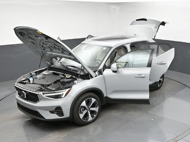 Used 2024 Volvo XC40 B5 Plus w/ Protection Package Premier AWD/4WD image 47