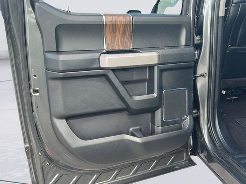 Used 2019 Ford F150 Lariat RWD image 21