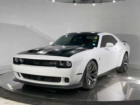 Used 2020 Dodge Challenger SRT Hellcat image 2